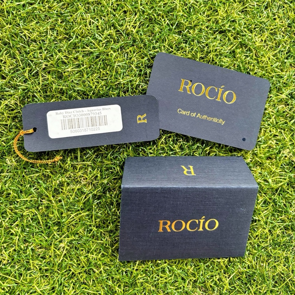 NWT elegant blue Rocio clutch, removable strap. - Picture 7 of 16